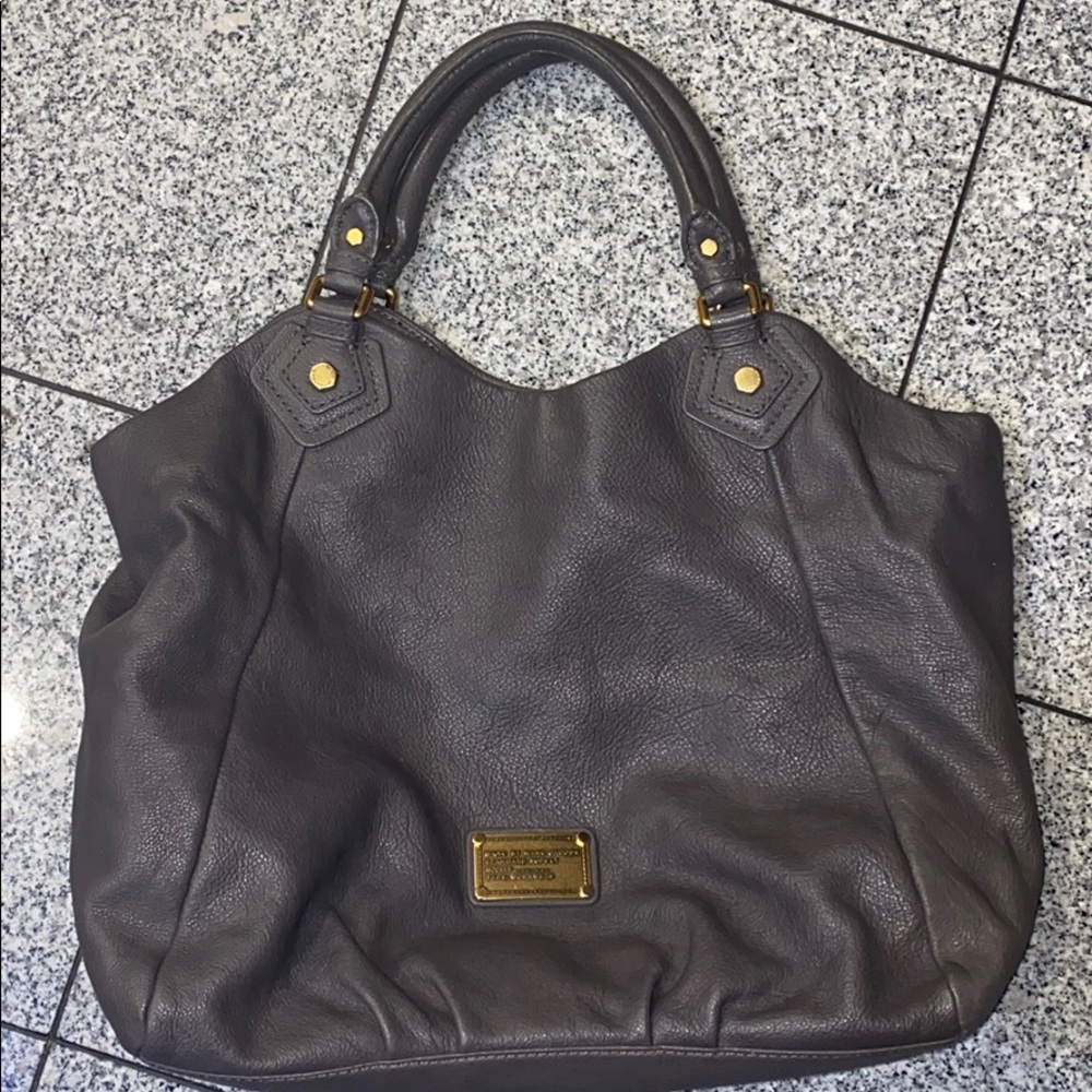 Marc by Marc Jacob’s gray handbag w/ gold hardware